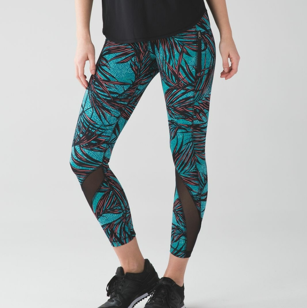Lululemon Inspire II Crop - Palm Lace Tofino Teal